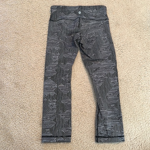 Lululemon Women’s Leggings Size 4 - Picture 2 of 5